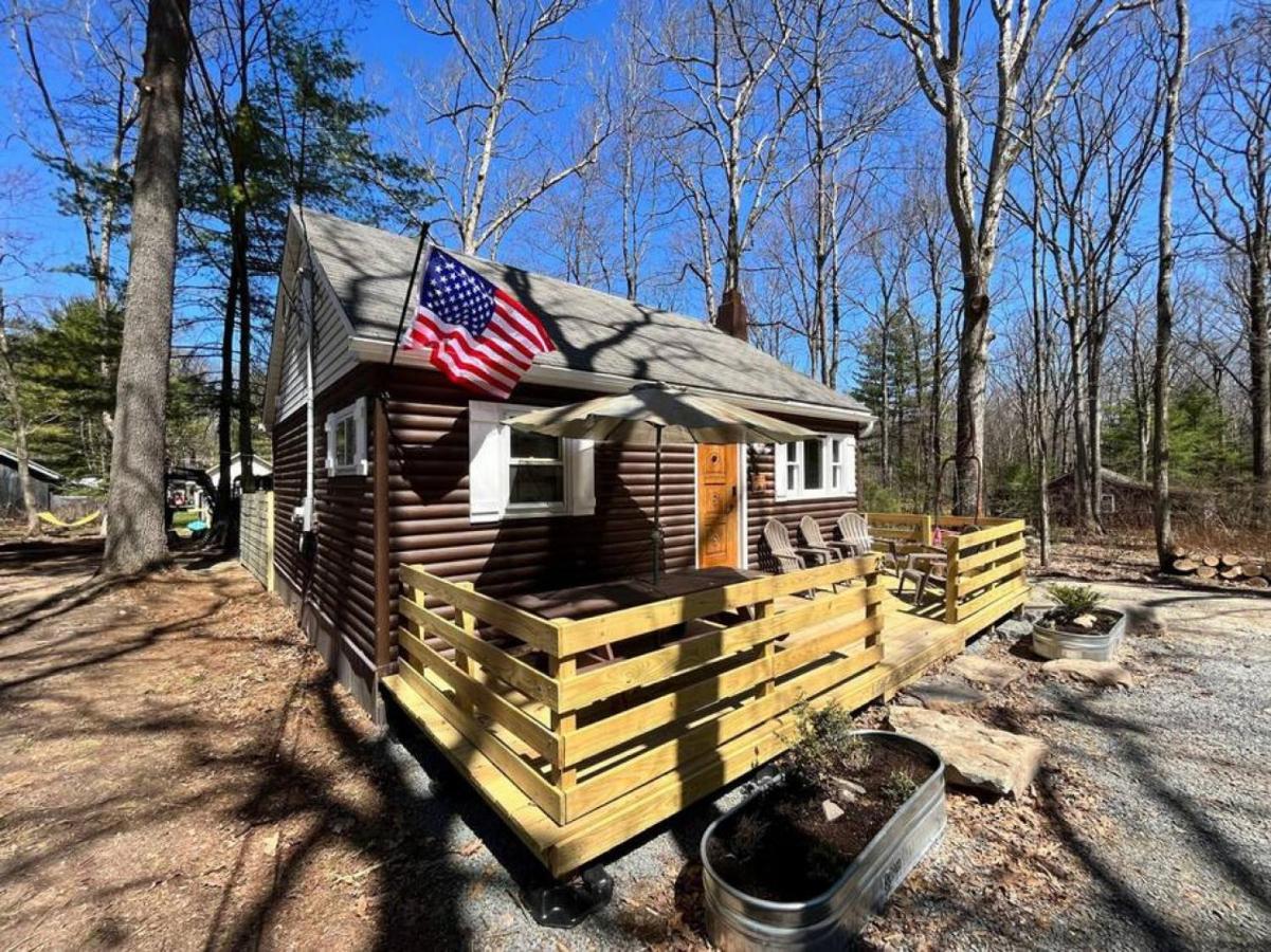 Wally's Compound Villa Hawley
